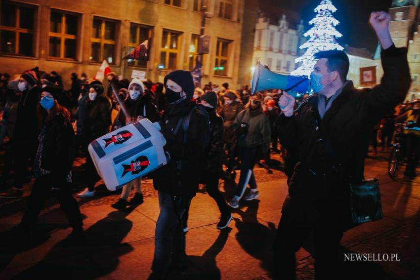 Strajk Kobiet: Stan wojny z kobietami - manifestacja we Wrocławiu