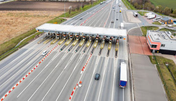 Koszty transportu rosną: nowe opłaty drogowe w Europie