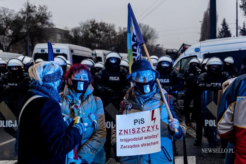 Strajk Kobiet: Idziemy po wolność. Idziemy po wszystko - manifestacja w Warszawie