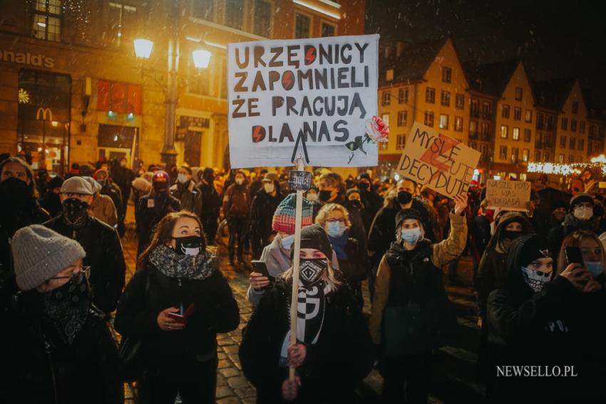 Strajk Kobiet 2021: NIE dla pseudo wyroku - manifestacja we Wrocławiu