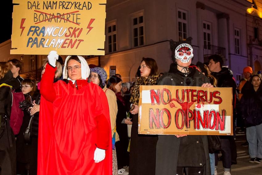 Strajk Kobiet protestował w Warszawie