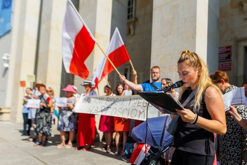 W obronie polskiej szkoły - demonstracja we Wrocławiu