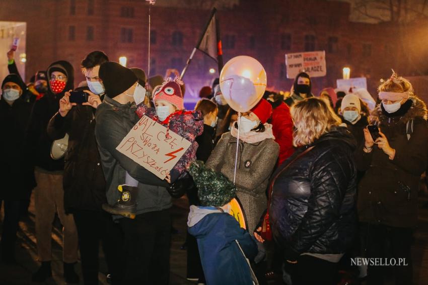 Strajk Kobiet: Stan wojny z kobietami - manifestacja we Wrocławiu