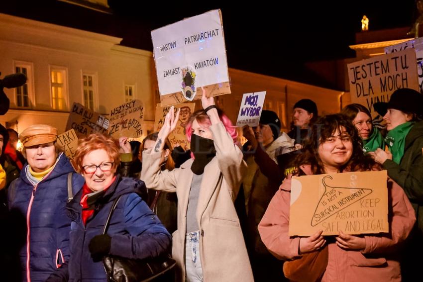 Strajk Kobiet protestował w Warszawie