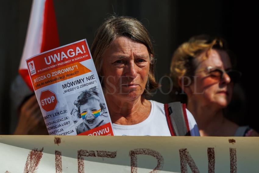 W obronie polskiej szkoły - demonstracja we Wrocławiu