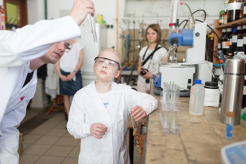 Uczelnie w Gdańsku spełniły marzenie Franka o byciu chemikiem