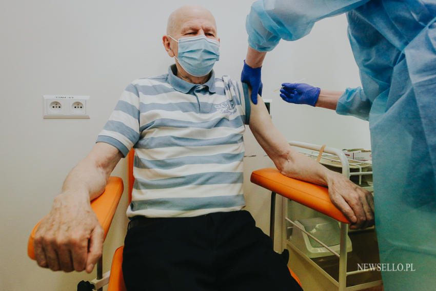 Ruszyły szczepienia seniorów na Covid-19 w Polsce