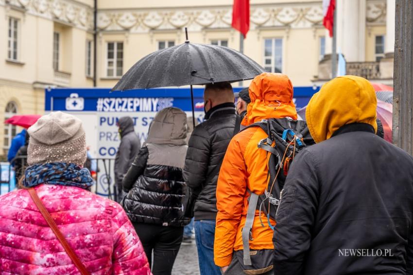 Majówka 2021: Masowe szczepienia przeciw Covid-19