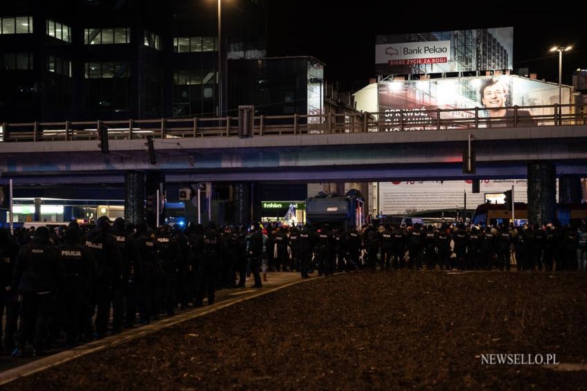 Dzień kobiet bez kompromisów - manifestacja w Warszawie