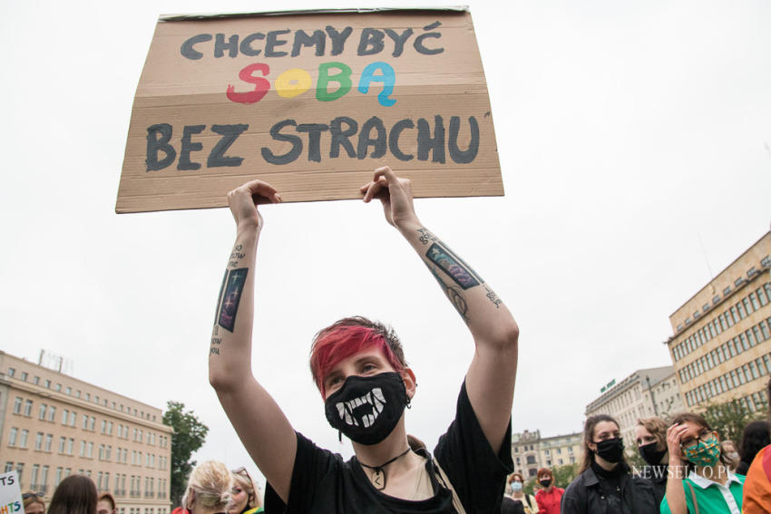 Protest przeciwko "Karcie Nienawiści" w Poznaniu