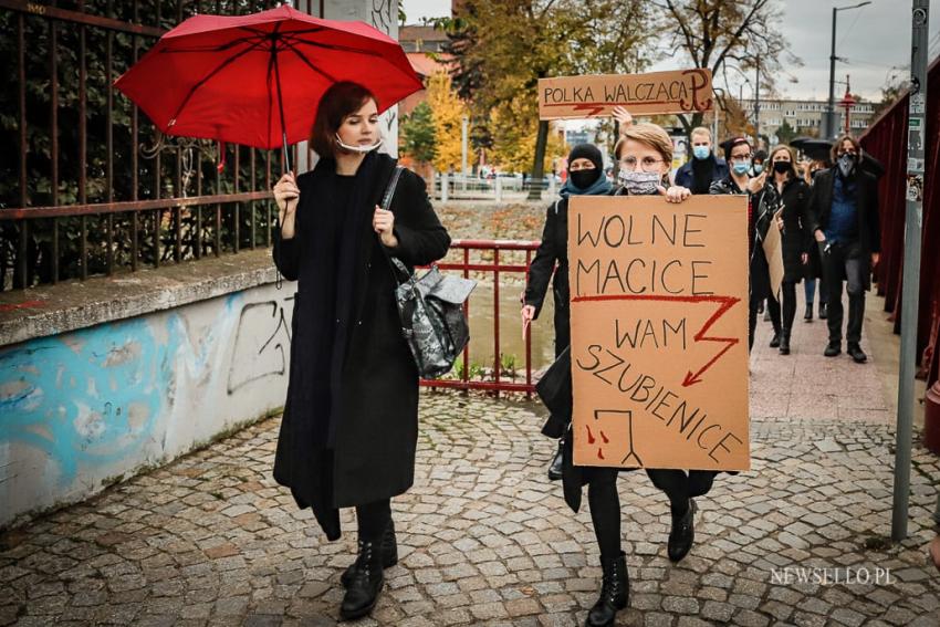 Rewolucja jest kobietą - manifestacja we Wrocławiu