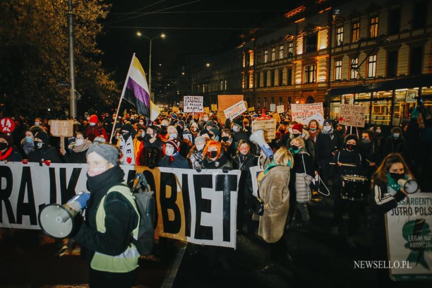 Strajk Kobiet 2021: NIE dla pseudo wyroku - manifestacja we Wrocławiu