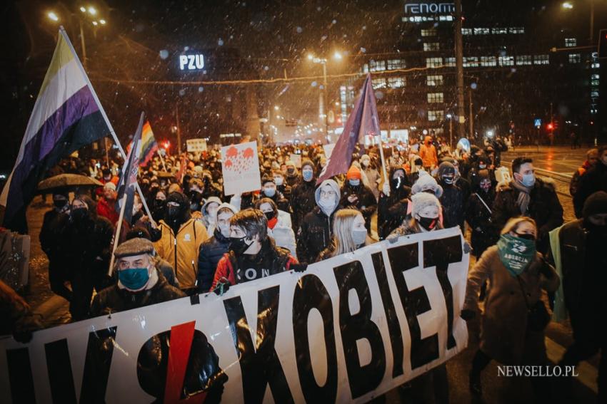 Strajk Kobiet 2021: NIE dla pseudo wyroku - manifestacja we Wrocławiu