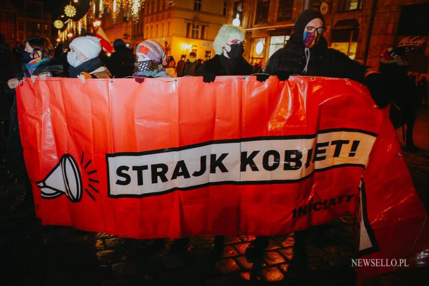 Strajk Kobiet 2021: NIE dla pseudo wyroku - manifestacja we Wrocławiu