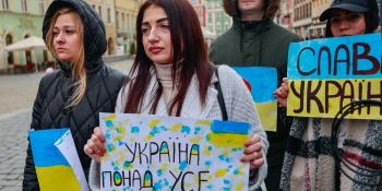 Solidarni z Ukrainą: NIE dla wojny - manifestacja poparcia we Wrocławiu