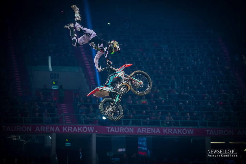 Diverse Night of the Jumps