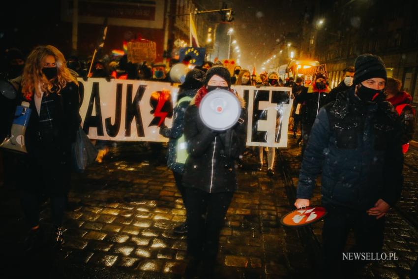 Strajk Kobiet 2021: NIE dla pseudo wyroku - manifestacja we Wrocławiu