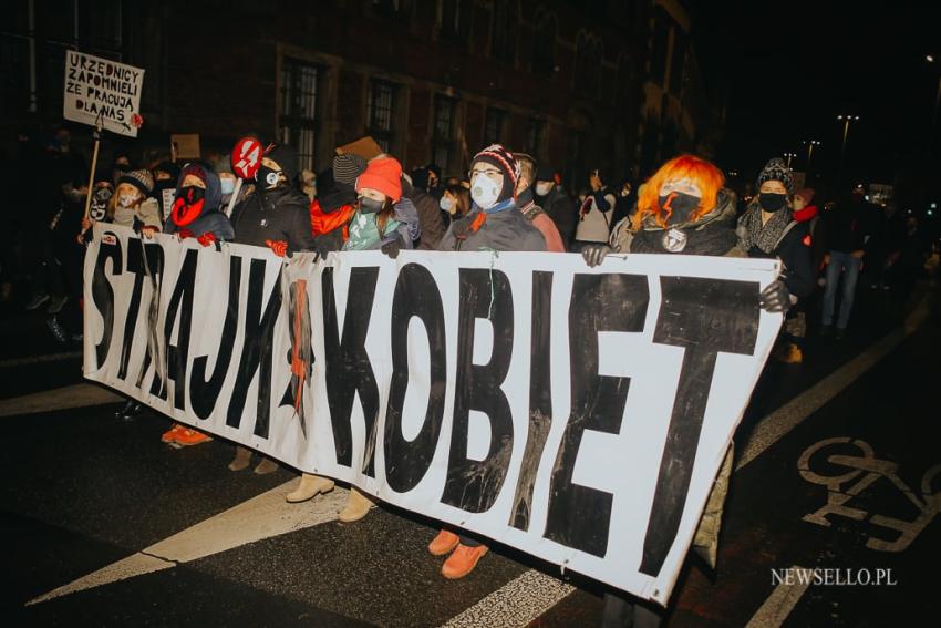 Strajk Kobiet 2021: NIE dla pseudo wyroku - manifestacja we Wrocławiu