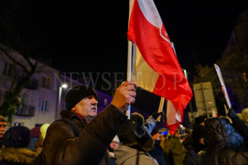 Protest po zatrzymaniu polityków PIS