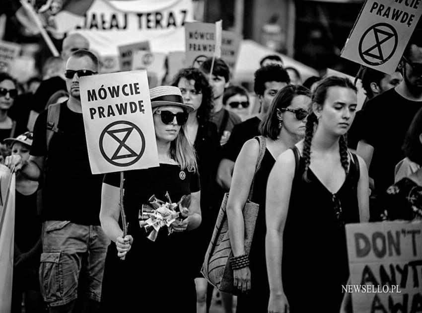 Extinction Rebellion: Pogrzeb Prz_szłości