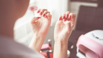 Czy lampy w salonach manicure są bezpieczne?
