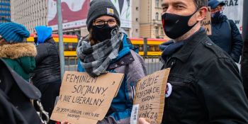 Strajk Kobiet: W imię matki, córki, siostry - manifestacja w Warszawie