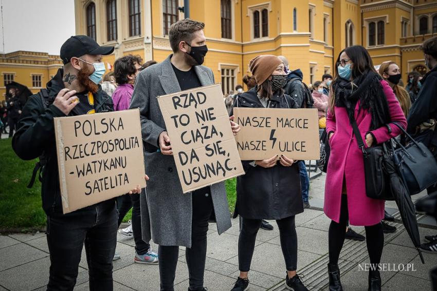 Rewolucja jest kobietą - manifestacja we Wrocławiu