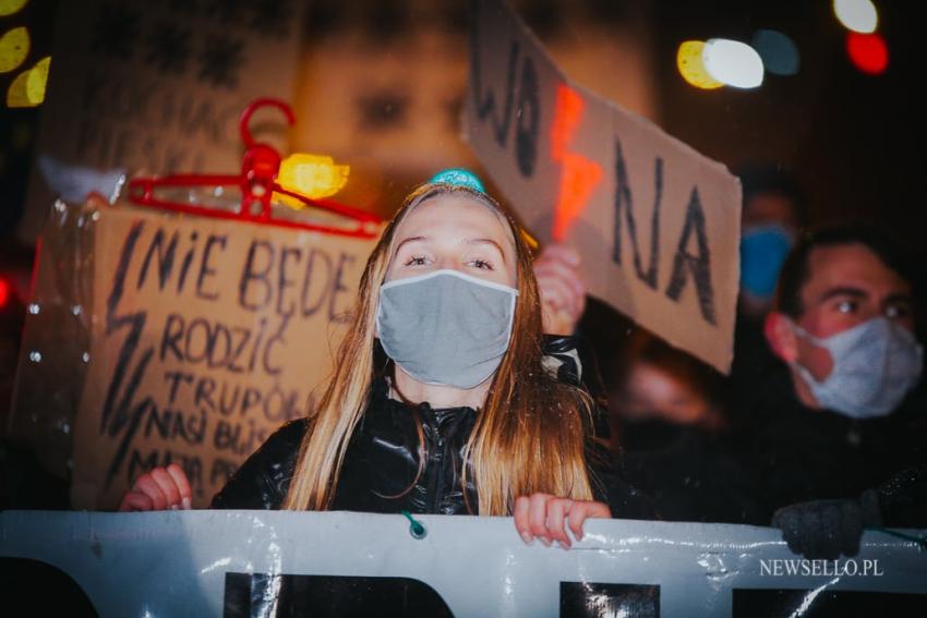 Strajk Kobiet 2021: NIE dla pseudo wyroku - manifestacja we Wrocławiu