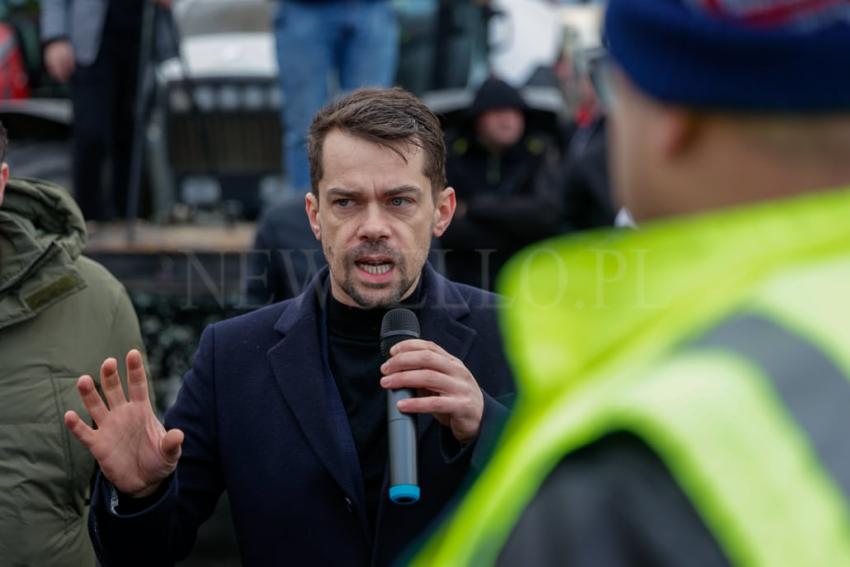 Minister Rolnictwa Michał Kołodziejczak na proteście rolników w Nysie.