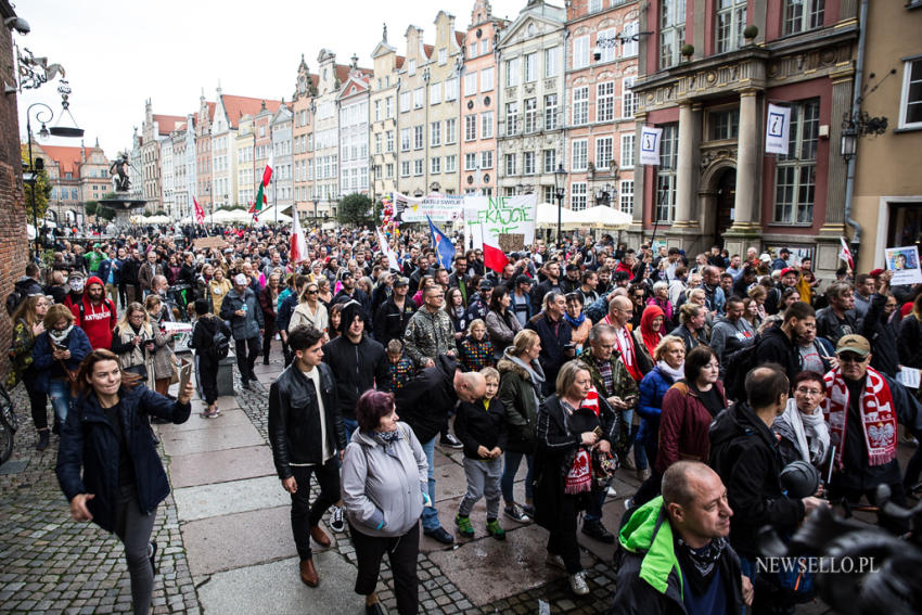 Manifestacja antycovidowców w Gdańsku