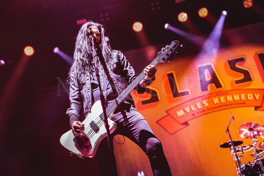 Slash feat. Myles Kennedy & The Conspirators