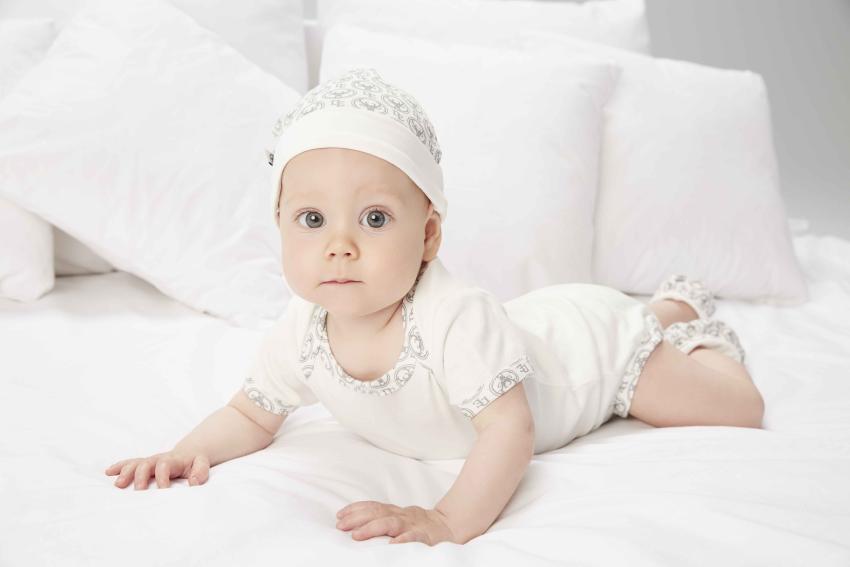 Jak wybrać ubranka dla niemowlaka? | DearEco