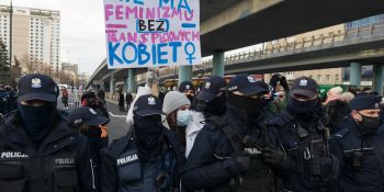 Dzień kobiet bez kompromisów - manifestacja w Warszawie