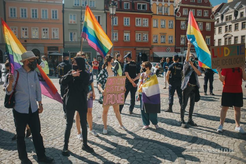 Stop przemocy wobec osób LGBTQIA+ - manifestacja we Wrocławiu