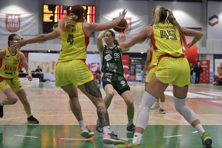 1KS Ślęza Wrocław - Polski Cukier AZS UMCS Lublin 77 : 70