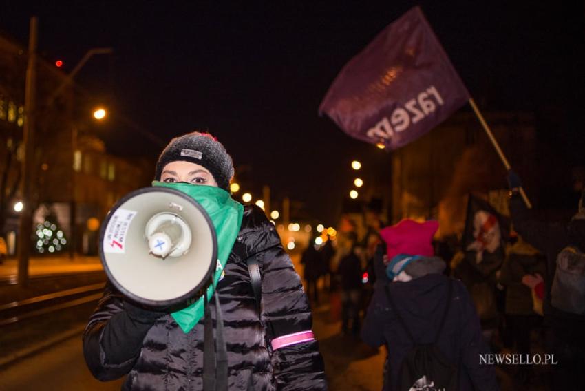 Strajk Kobiet 2021: Nigdy nie będziesz szła sama - manifestacja w Łodzi