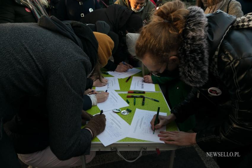 Dzień kobiet bez kompromisów - manifestacja w Warszawie