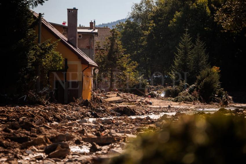 Stronie Śląskie w ruinach: skutki niszczycielskiej powodzi