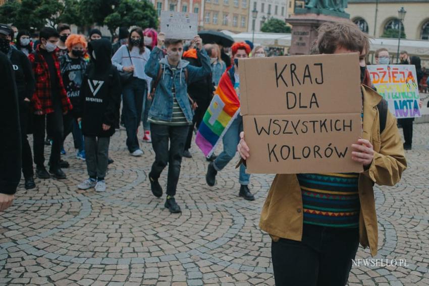 Protest przeciwko "Karcie Nienawiści" we Wrocławiu