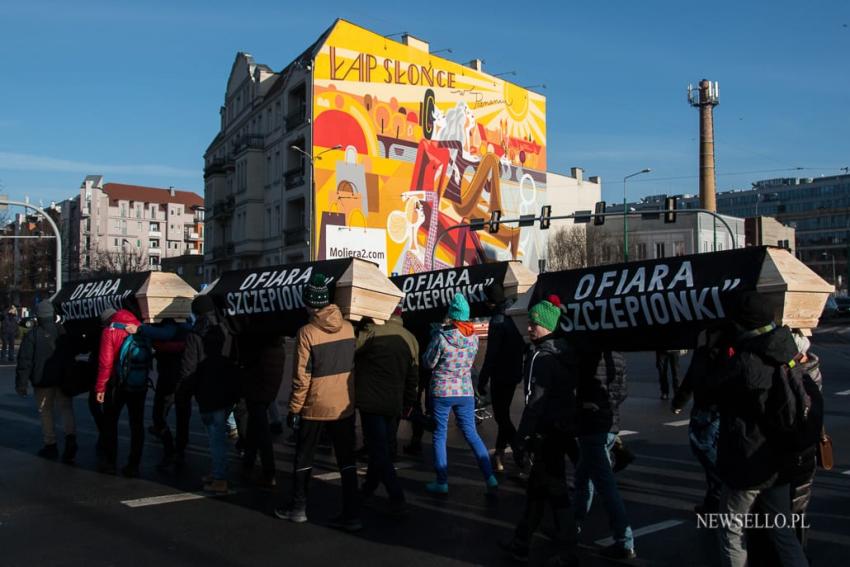 Marsz przeciwników szczepień przeszedł przez Poznań