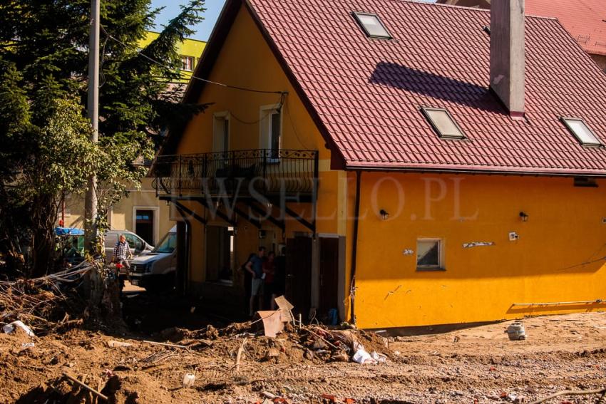 Stronie Śląskie w ruinach: skutki niszczycielskiej powodzi