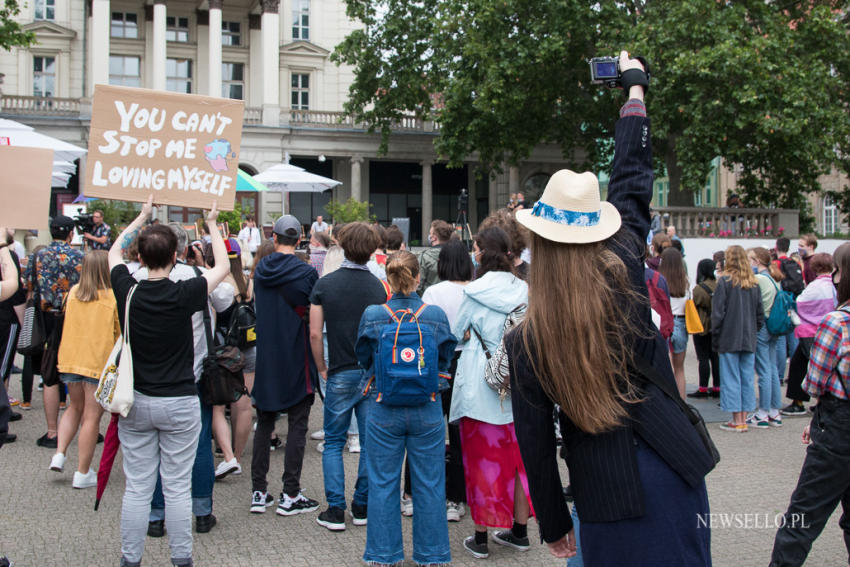 Protest przeciwko "Karcie Nienawiści" w Poznaniu