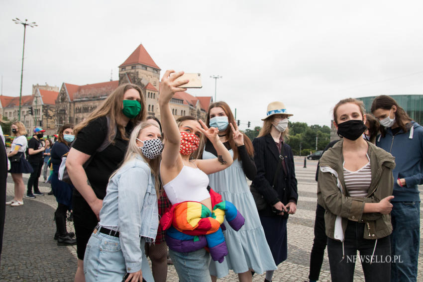 Protest przeciwko "Karcie Nienawiści" w Poznaniu