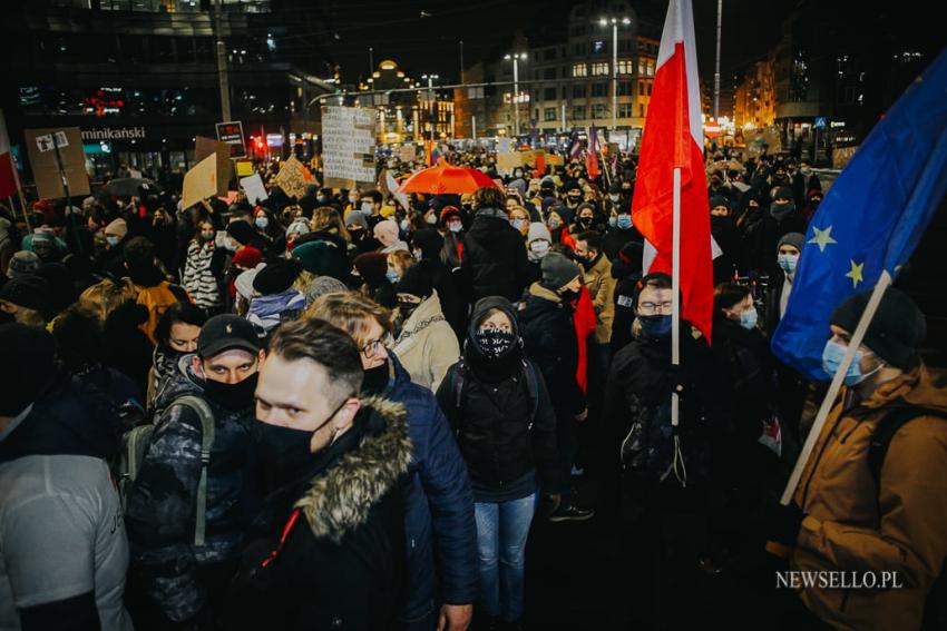 Strajk Kobiet 2021: NIE dla pseudo wyroku - manifestacja we Wrocławiu