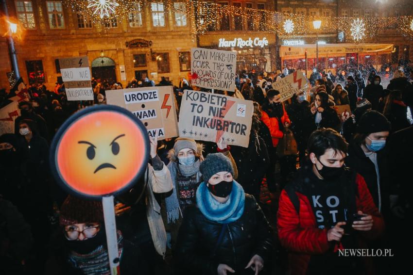 Strajk Kobiet 2021: NIE dla pseudo wyroku - manifestacja we Wrocławiu