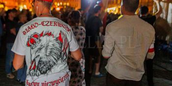 Pokaz filmu “Zielona Granica” we Wrocławiu zakłócony przez manifestację narodowców