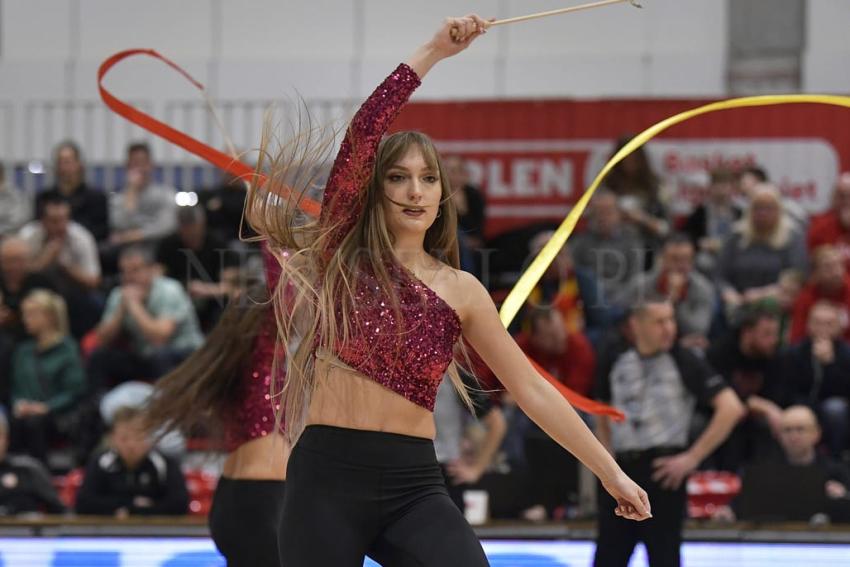 1KS Ślęza Wrocław - Polski Cukier AZS UMCS Lublin 77 : 70