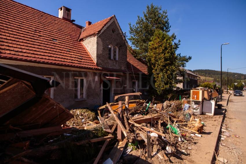 Stronie Śląskie w ruinach: skutki niszczycielskiej powodzi