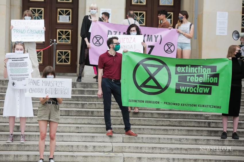 Protest Extinction Rebellion we Wrocławiu