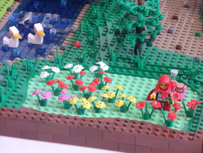 Makieta Bajki o Czerwonym Kapturku z klocków LEGO